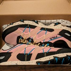 NIB Fila trail runners trainers 8.5